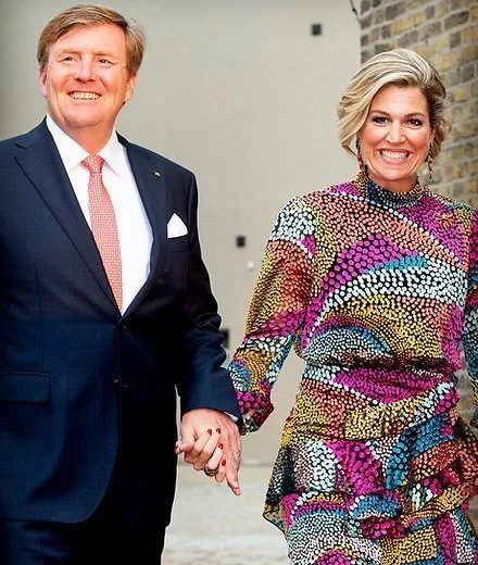 Queen Maxima wore Saloni Isa ruffle dress. Lendelhaus & Historische Saftfabrik Werder in Potsdam, Brandenburg