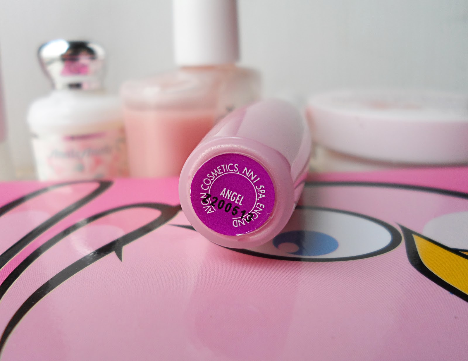 Color Trend 'Read My Lips Gloss' avon makeup cosmetics Review & Swatches liz breygel january girl beauty blogger avon color trend lip gloss lipstick review Color Trend 'Read My Lips Gloss' / Review & Swatches liz breygel january girl