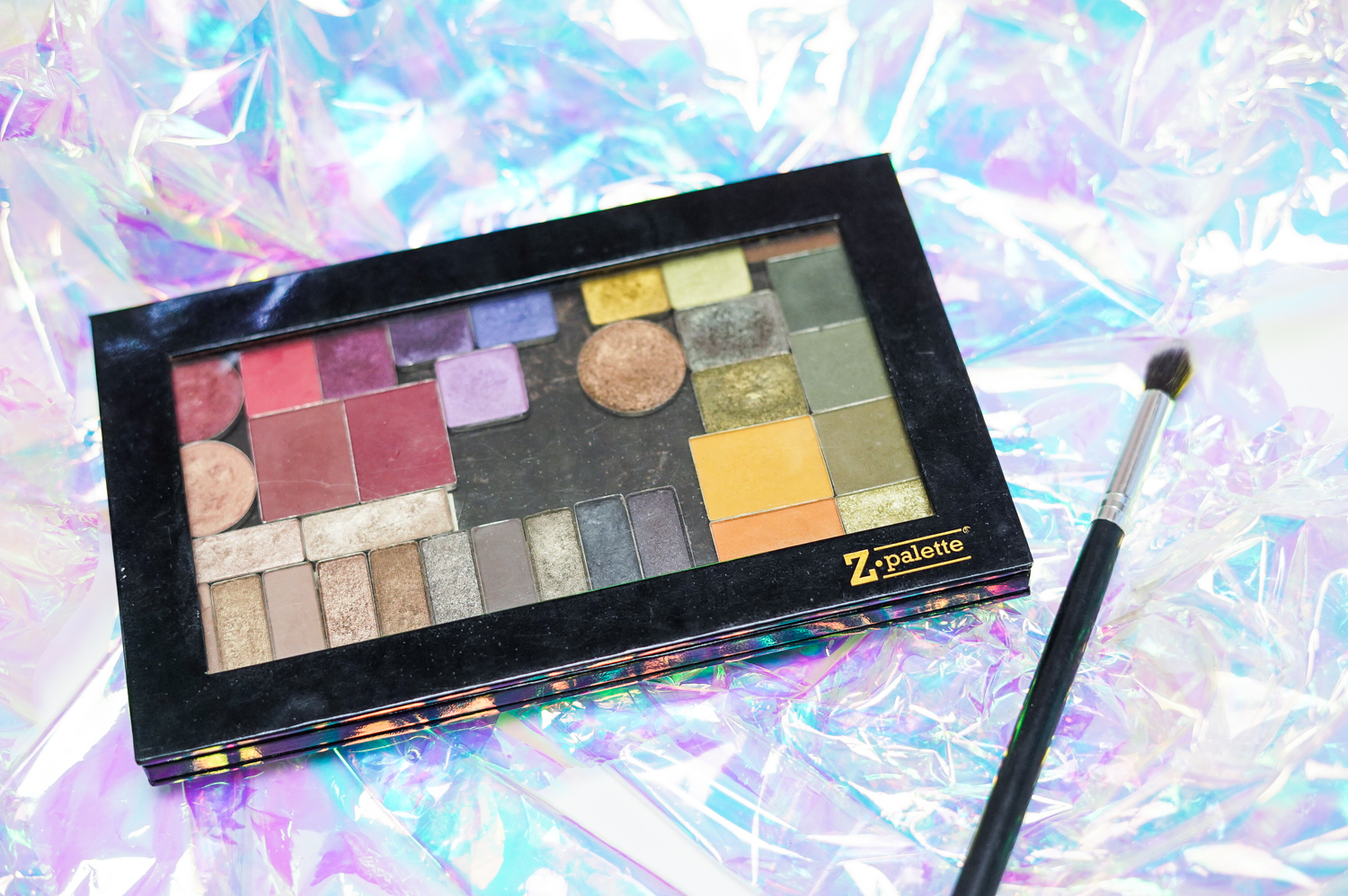 What's in my custom eyeshadow palette, everyday Z palette with single eyeshadows and depotted eyeshadows. Curated by Kirstie is a Leicester Beauty, Fragrance + Gluten Free Food Blogger What's in my custom eyeshadow palette, everyday Z palette with single eyeshadows and depotted eyeshadows. Curated by Kirstie is a Leicester Beauty, Fragrance + Gluten Free Food Blogger