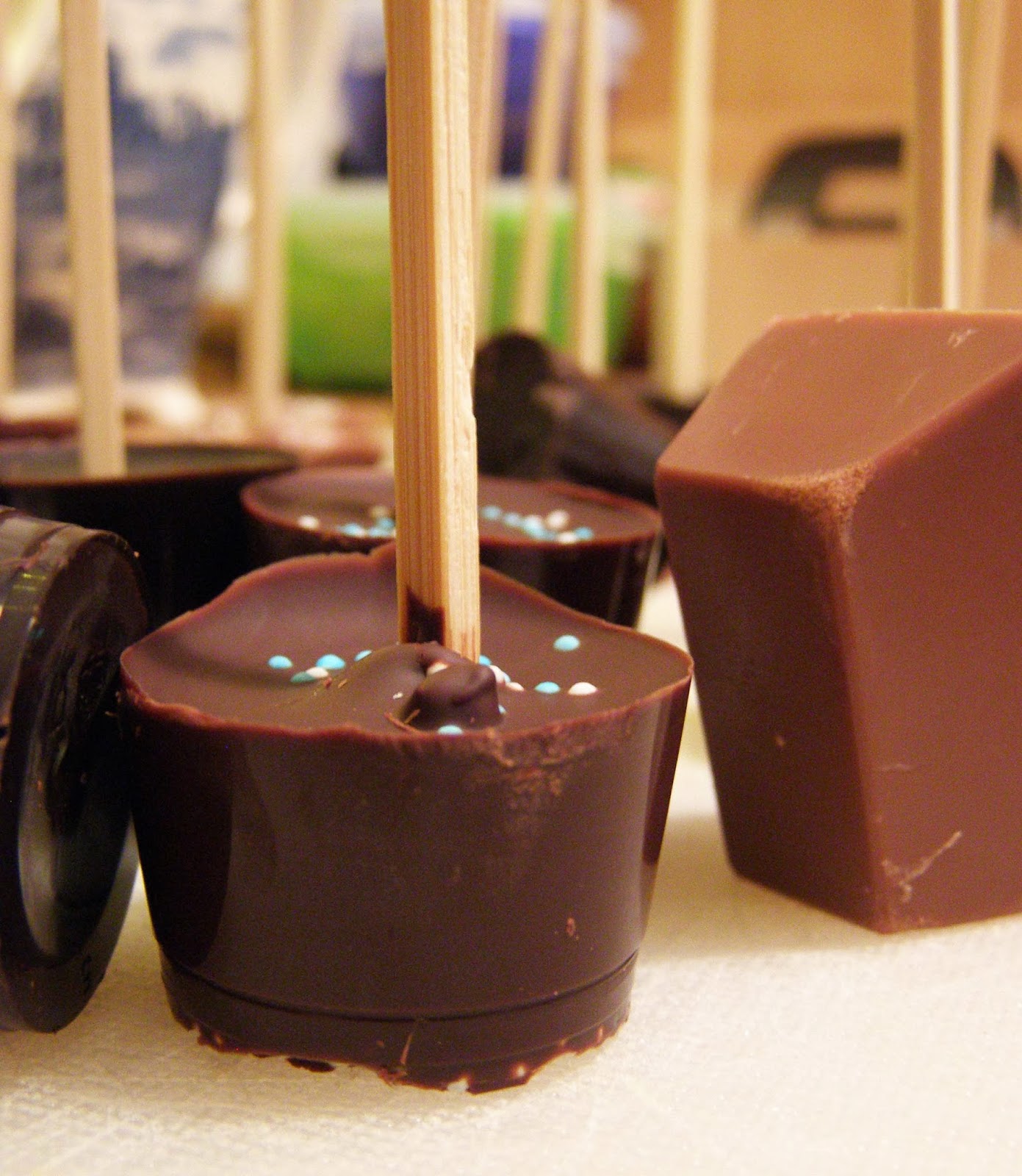 Baiserhäubchen : Heiße Schokolade am Stiel