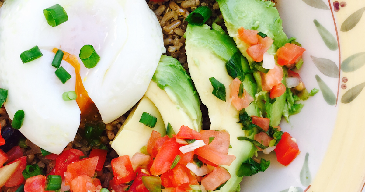 Easy Avocado Egg Quinoa Breakfast Bowl