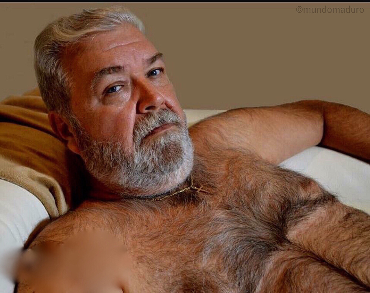 Maduros: BARBUDOS MUY SEXYS