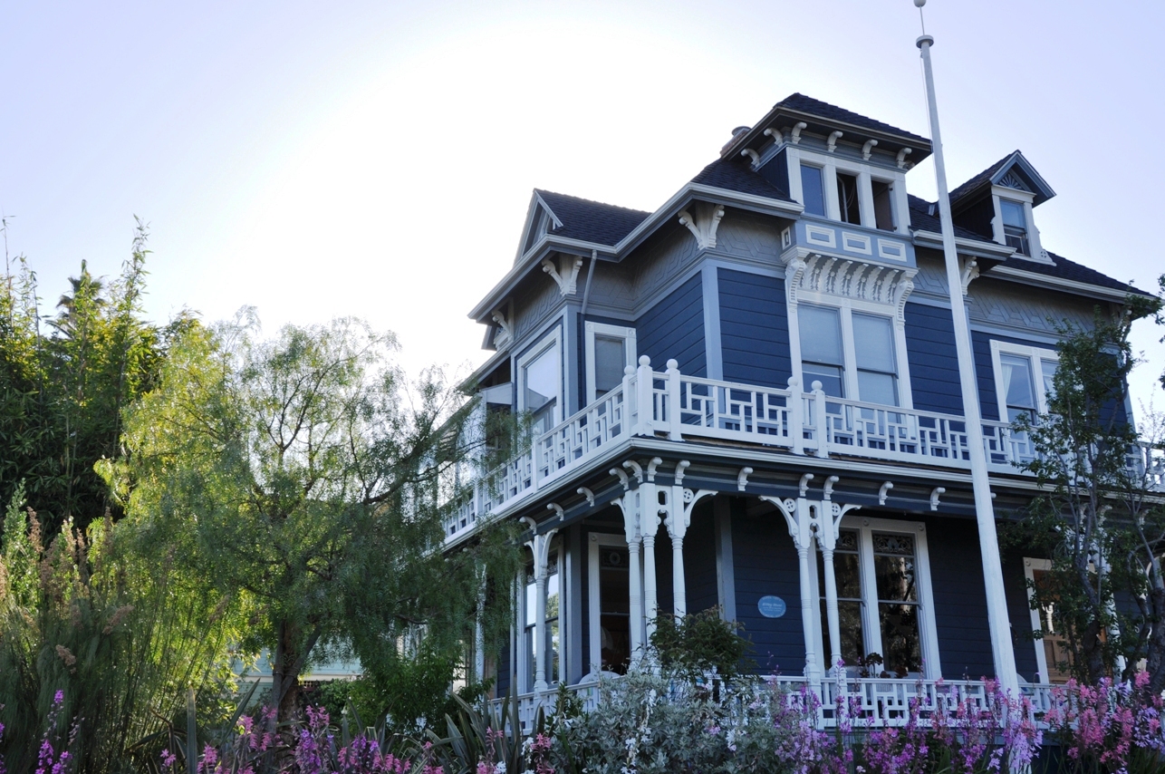 Natalie and Sean's American Adventure Spectacular Santa Cruz Homes