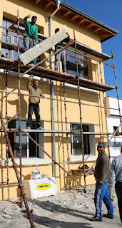 The men now take the scaffold down The men now take the scaffold down