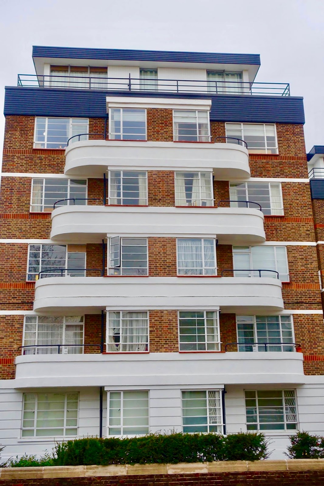 adrian yekkes picture post 67 hightrees house classic art deco