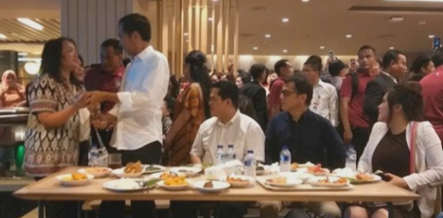 Rumah Makan Padang Pun Mau Dibangkrutkan