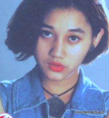 Lirik Lagu Sandiwara Cinta Vokal Nike Ardila | Lirik Lagu Populer