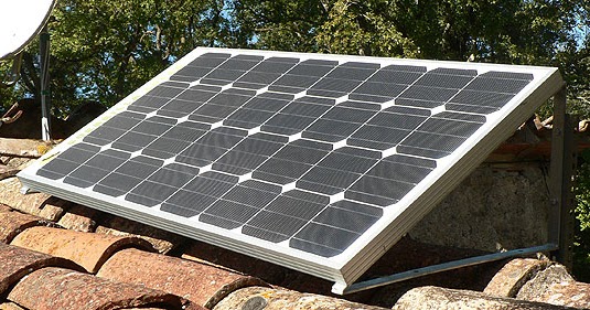 ¿Qué podemos con un panel fotovoltaico de 100 W?