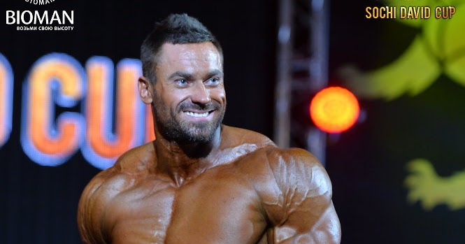 Денис Маслов бодибилдер