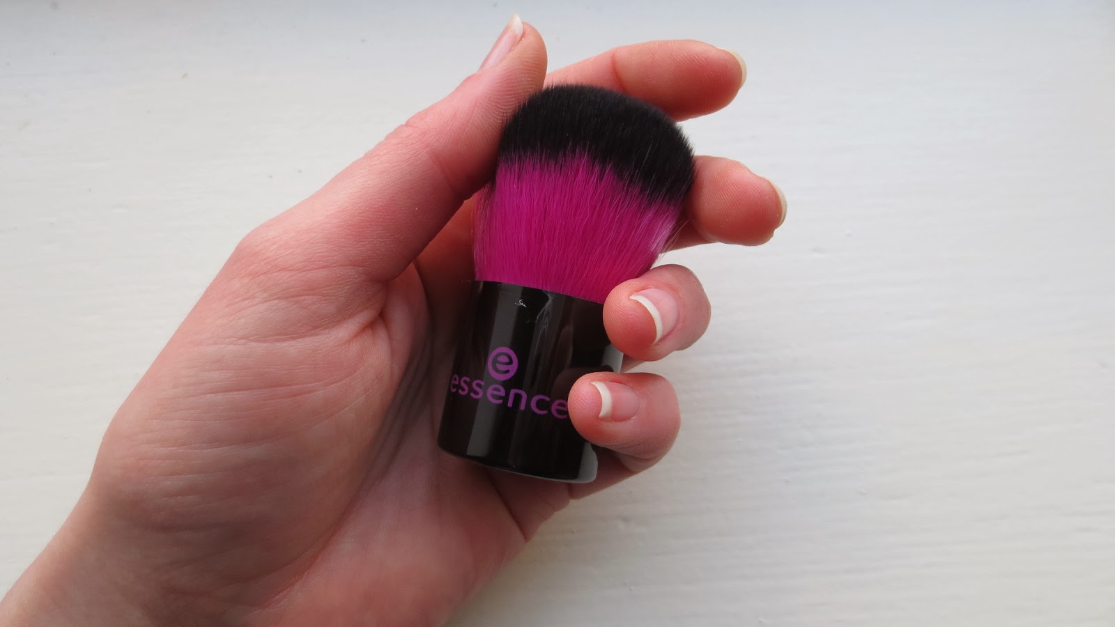 Annechiens Budget Beauty Essence Kabuki Brush