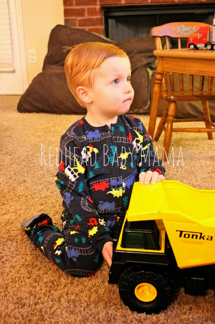 OshKosh holiday pajamas - Redhead Baby Mama