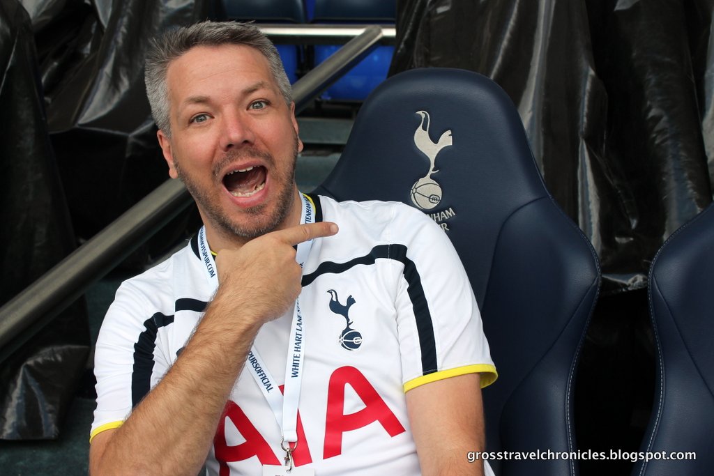 White Hart Lane, Pubs of London, Theater Beautifull Place