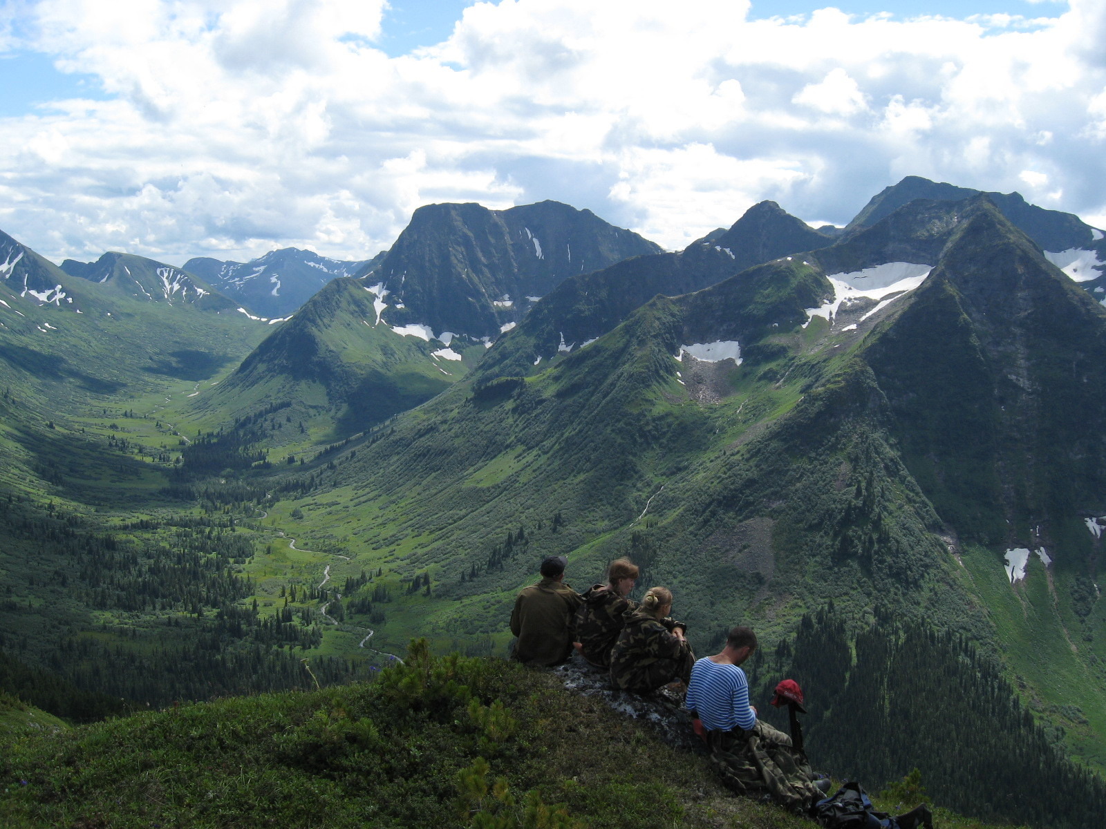 восточный саян тофаларский ключ. горы лавина саяны. пик зеркальный ергаки. алтай западный саян восточный саян. западный саян высшая точка.