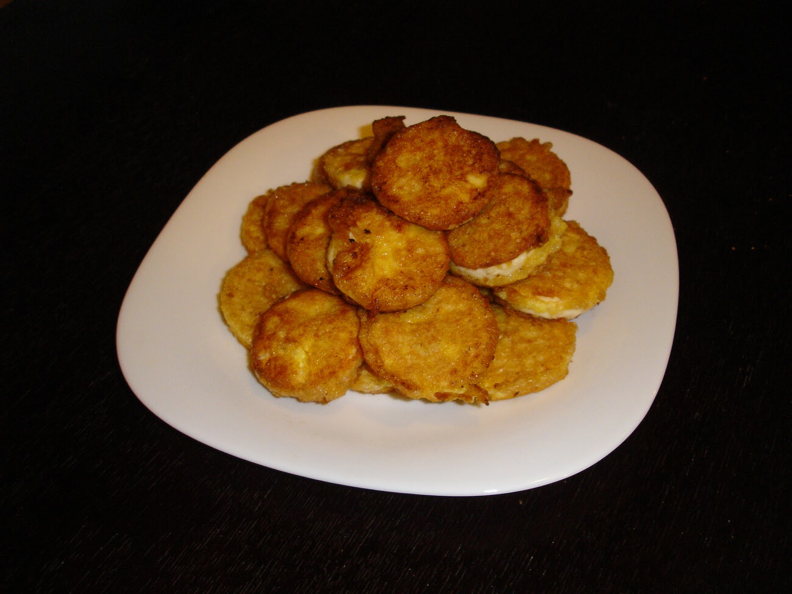 Вкуснотийки: Панирано топено сирене