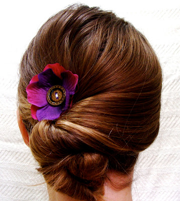anemone fascinator with vintage button center