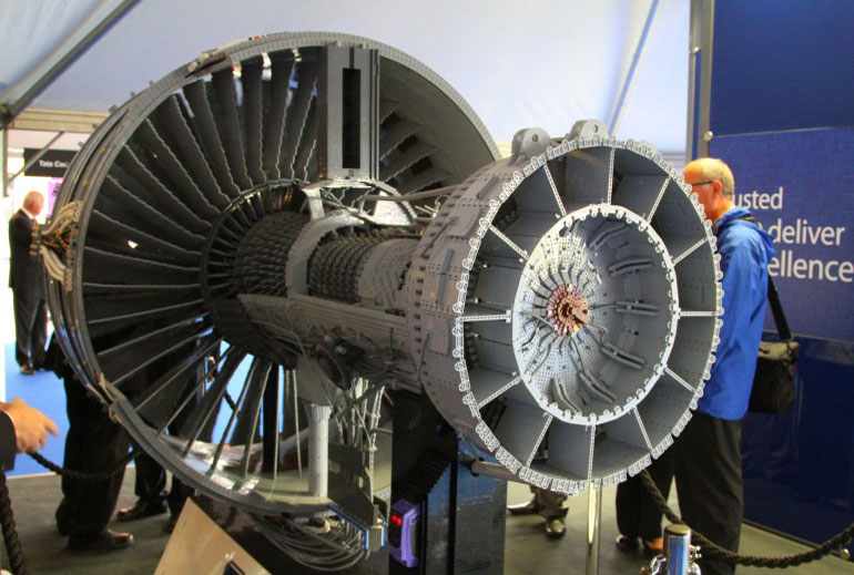 Rolls-Royce unveils 150,000-part LEGO jet engine - Gizmag | New and