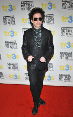 Alfombra roja MTV Unplugged Los Tigres del Norte and Friends 7 andres calamaro