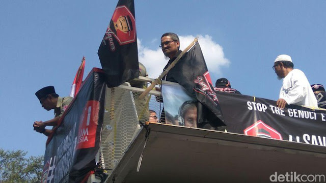 Pede Banget & Baru Pertama Ikutan Demo, Begini Penampakan Ikut Aksi Bela Rohingya Jonru