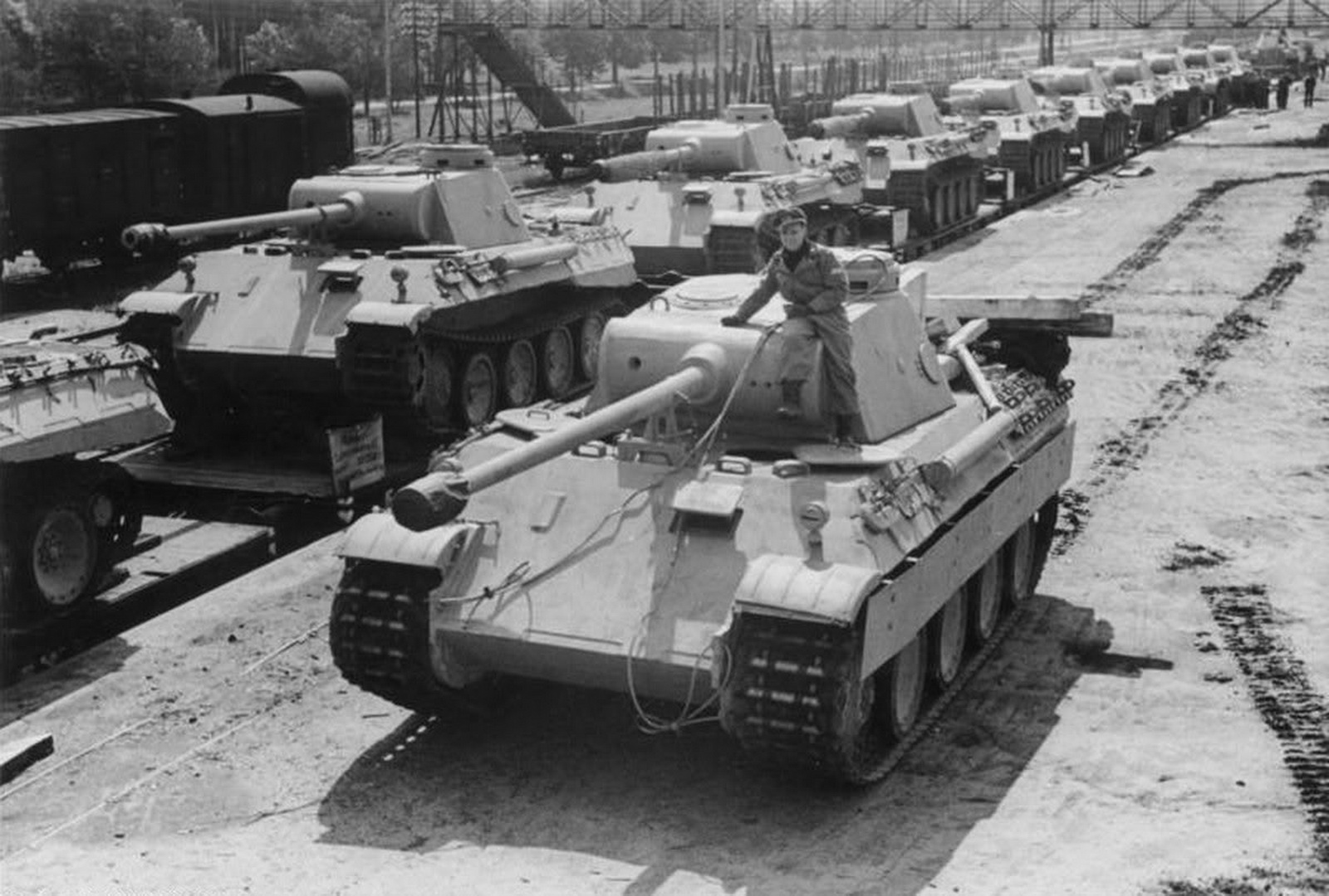 World War Ii Pictures In Details Panther Ausfd Medium Tanks On Rail