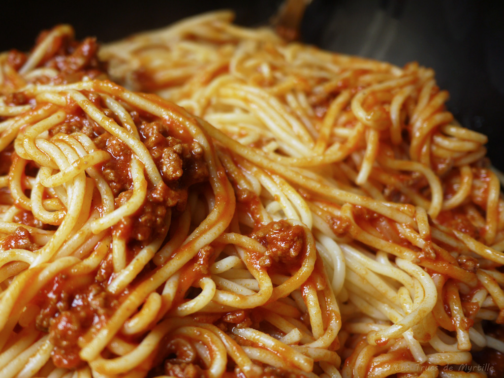 Voir la recette des spaghettis à la bolognaise faciles