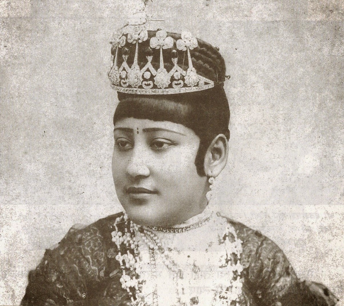 персидский шах каджар ага-мухаммед. мумтаз-махал. сообразительный зарнияр азербайджанская сказка. шах джахан-бегум. великий могол бахадур шах 2.