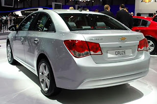 new chevrolet cruze facelift rear view