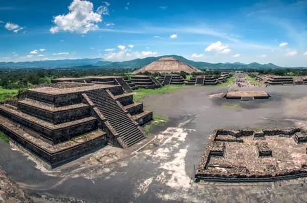 Teotihuacan tres pirámides en el Templo Mayor 