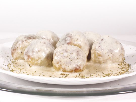 albóndigas de pollo en salsa de orégano albóndigas de pollo en salsa de orégano