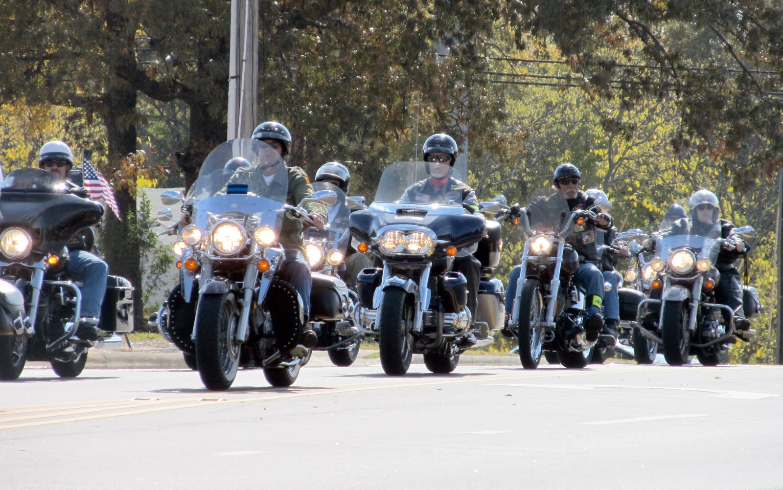 Military Post Riders Cedar Posts and Barbed Wire Fences: More Than 100 Patriot Guard Riders ...