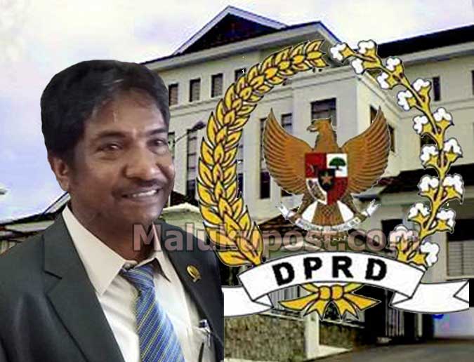 DPRD Maluku Dukung Langkah Pemprov Tutup Tambang Emas Ambon, Malukupost.com - DPRD Maluku mendukung langkah tegas pemerintah provinsi(Pemprov) setempat akan menutup aktivitas penambangan emas oleh PT. Gemala Borneo Utama (GBU) di pulau Romang, kabupaten Maluku Barat Daya(MBD). "Saya mendukung langkah ini pasca pemaparan hasil kajian tim lingkungan hidup Universitas Pattimura (Unpatti) Ambon. Tetapi perlu juga dibawa ke DPRD guna dilihat hasilnya seperti apa," kata anggota DPRD Maluku, Melki Frans, di Ambon, Rabu (25/1). Sehingga legislatif tentunya melalui rapat di Komisi B juga akan merekomendasi langkah Pemprov Maluku.