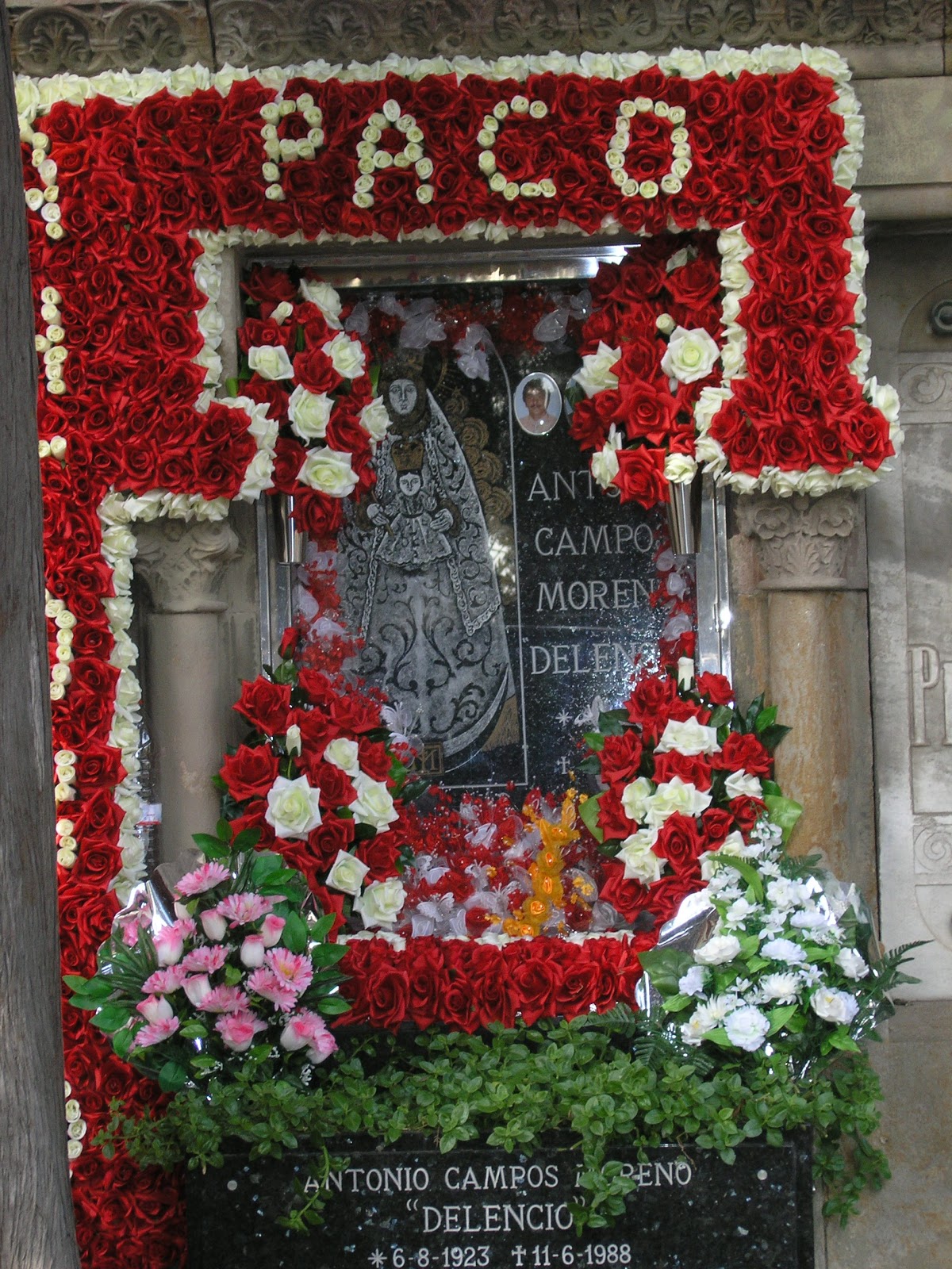 DIVERSIDAD EN EL CEMENTERIO DE MONTJUIC COSTUMBRES GITANO