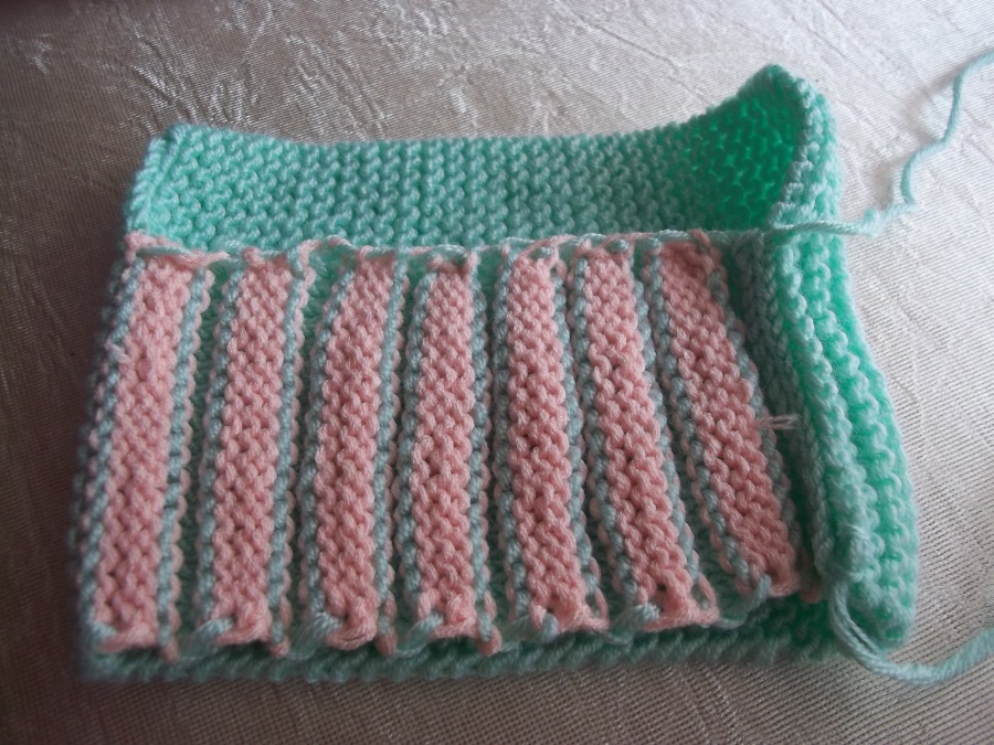 Naliya Şiş örgüsü bebek patiği modeli