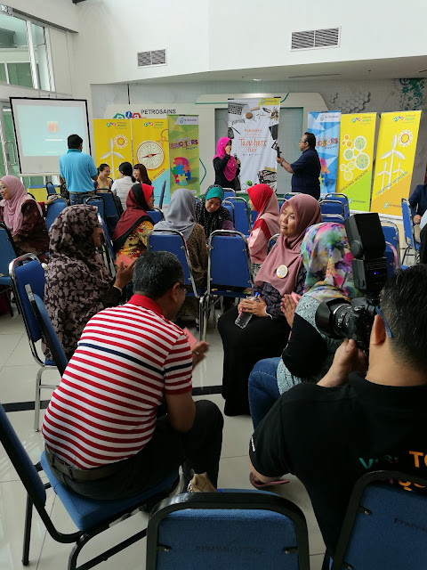 Sambutan Hari Guru Bersama Petrosains di Kuantan Pahang
