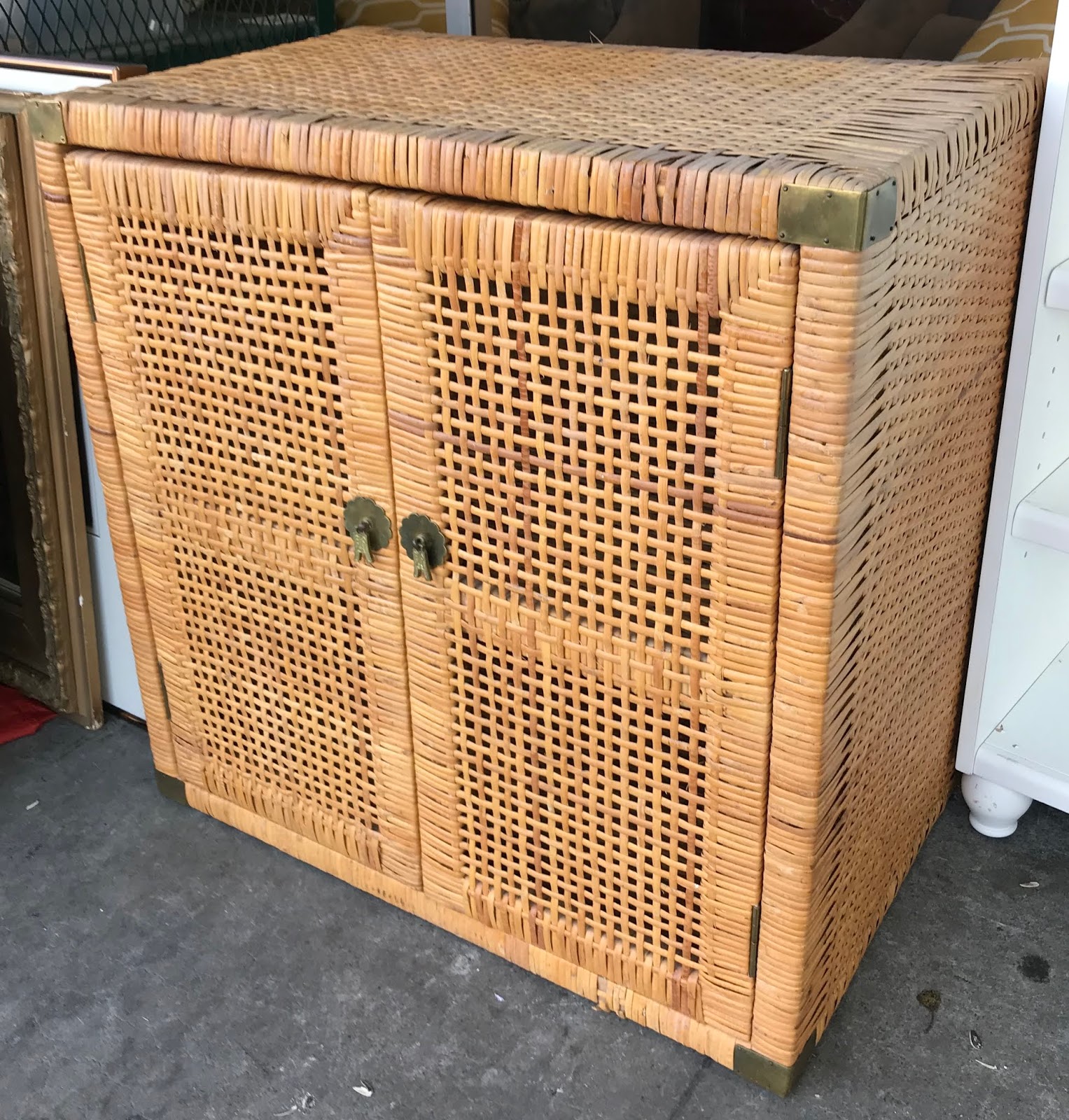 UHURU FURNITURE & COLLECTIBLES SOLD 24803 Wicker with Brass