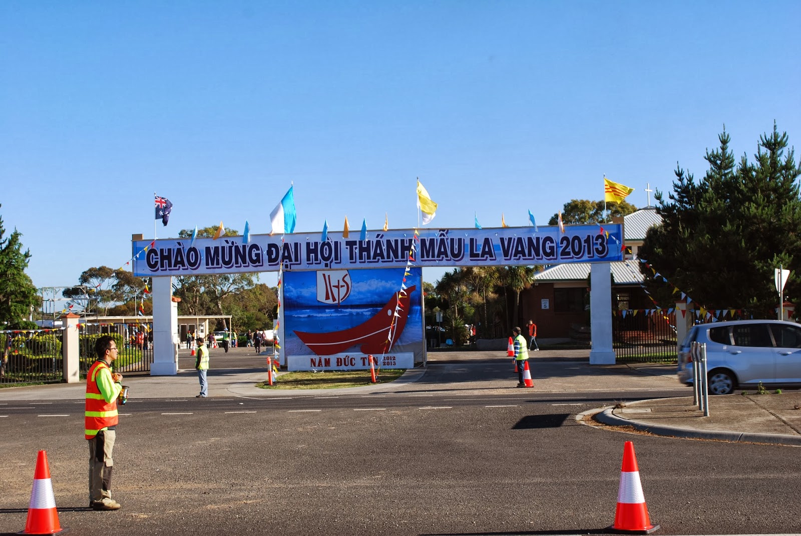 Minht: 16/10/13. Đại Hội Thánh Mẫu La Vang ở Melbourne.