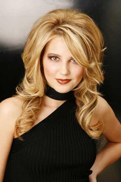 short blonde hairstyles