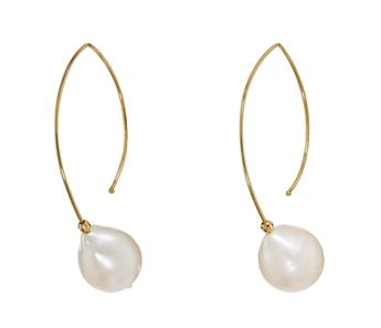 Pearl earrings: Something different for L.
