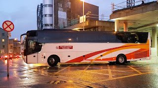 Callinan's Coaches vehicle leaving Galway Coach Station (under construction) on the Christmas 2018 Park-N-Ride service