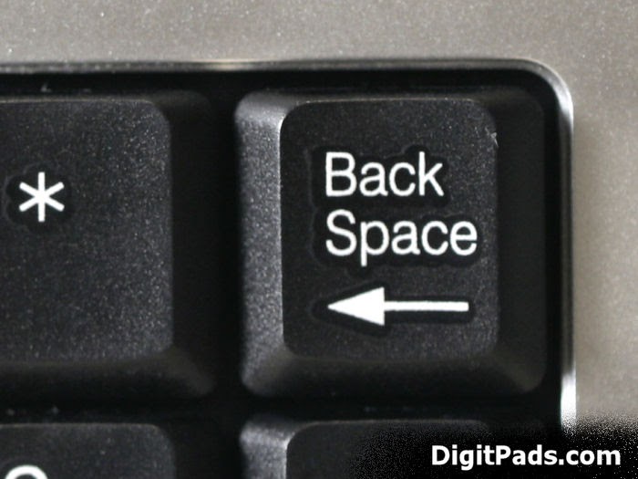 Backspace это в информатике. Backspace (клавиша). Кнопка Backspace на клавиатуре. Клавиша Блэк Спейс. Кнопка бекспейс на клавиатуре.