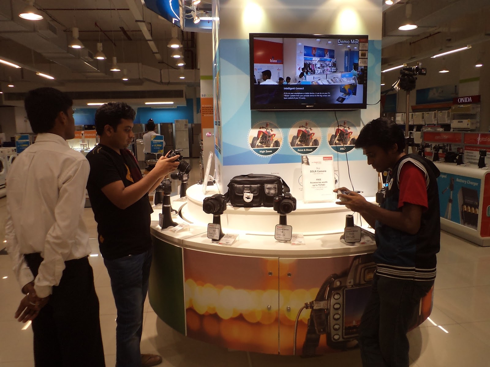 Thoughts to change people's lives Reliance Digital Ghatkopar Review