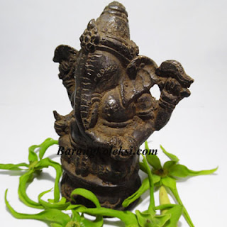 Pusaka Patung Ganesha Bertuah patung ganesha, harga patung ganesha, patung ganesha terindah, penempatan patung ganesha di rumah, fungsi patung ganesha di rumah, cara memuja dewa ganesha, sesajen untuk dewa ganesha, jual patung ganesha, dewa ganesha dalam kepercayaan hindu berkedudukan sebagai