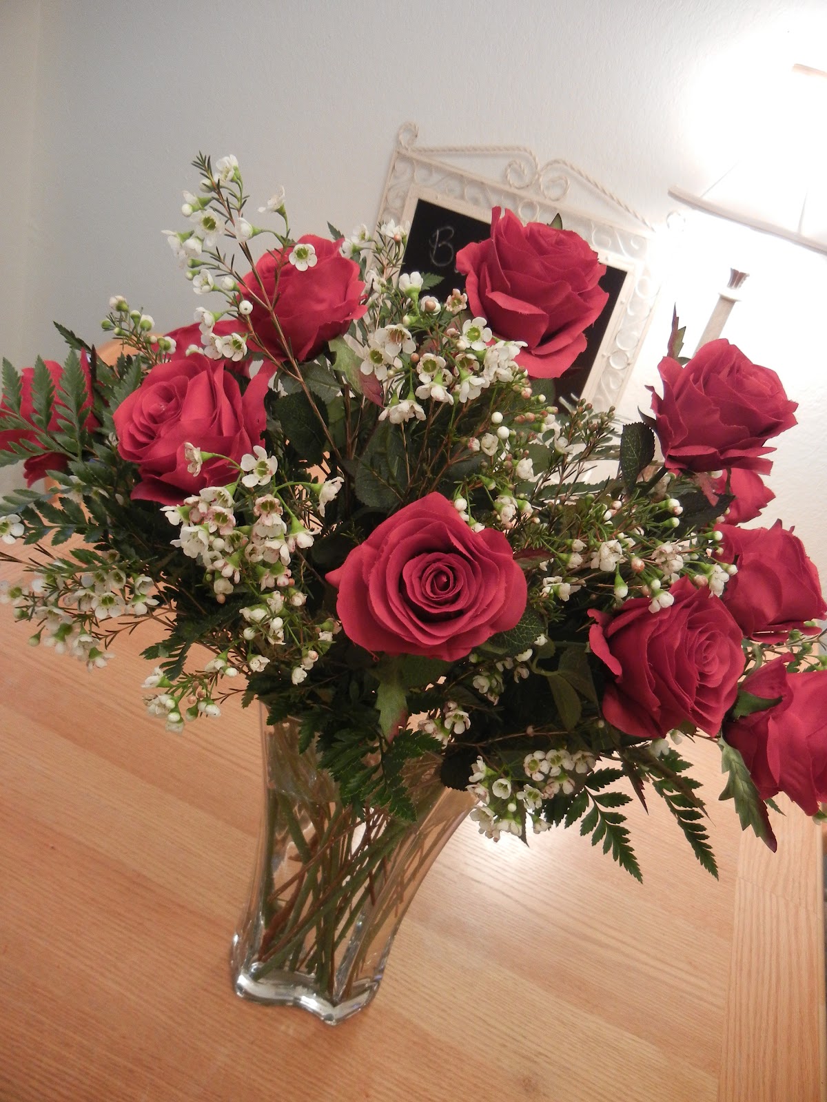 Inspired Ideas How to arrange long stemmed roses...