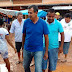 BARREIRAS: OITO DIAS DEPOIS DE ELEITO, ZITO BARBOSA, BOTA O PÉ NA LAMA PARA AGRADECER FEIRANTES DA VILA RICA.