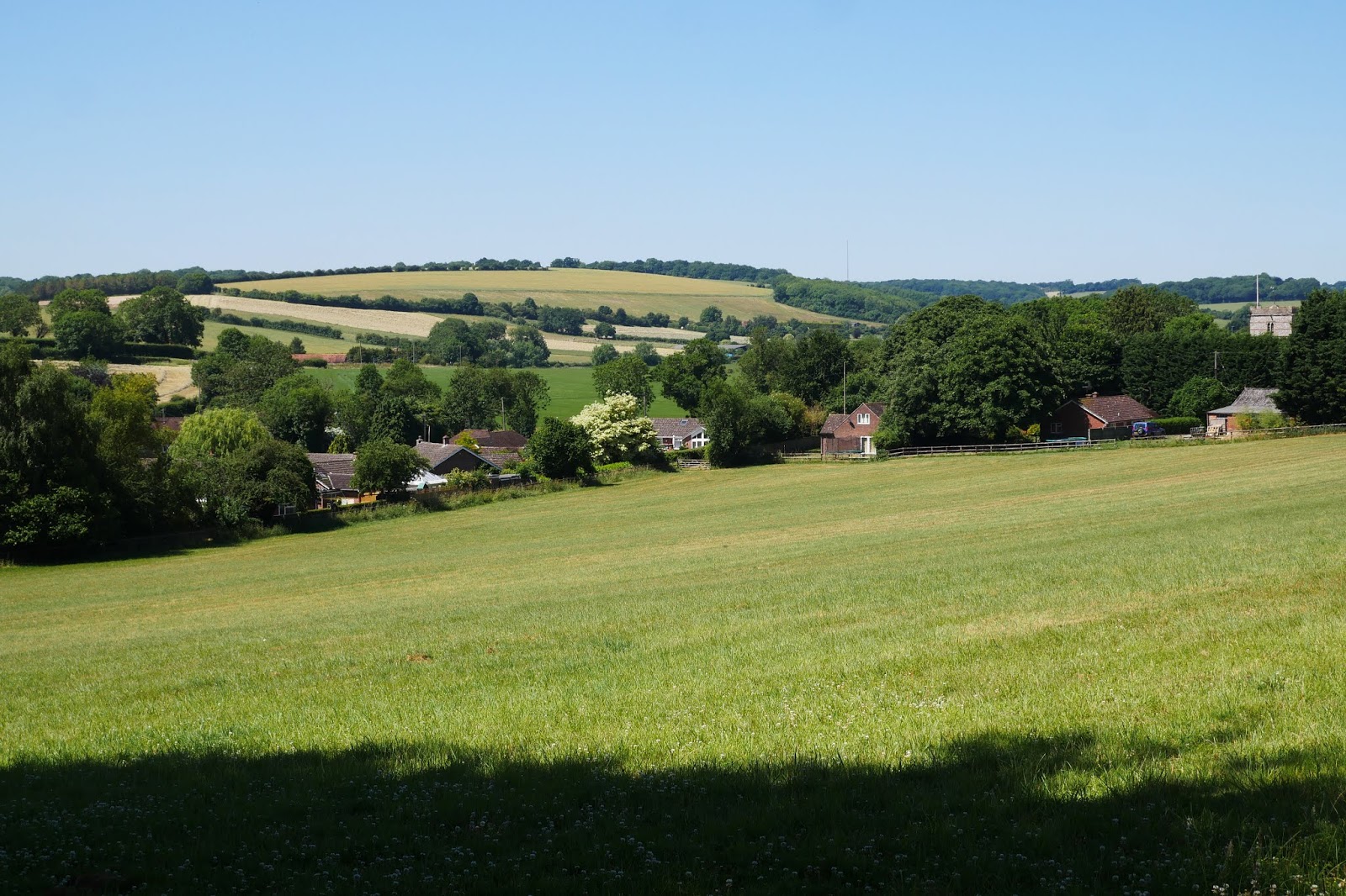 Walking in the country Lambourn to Welford (Lambourn Valley Way 2)