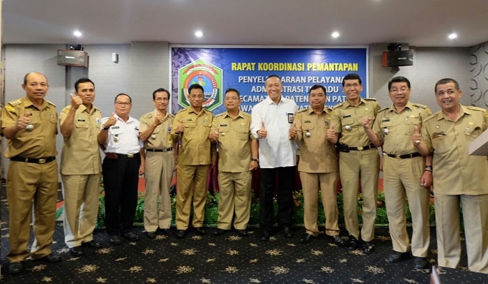 Bupati Rupinus Rapat PATEN Dengan Camat Se-Kabupaten Sekadau