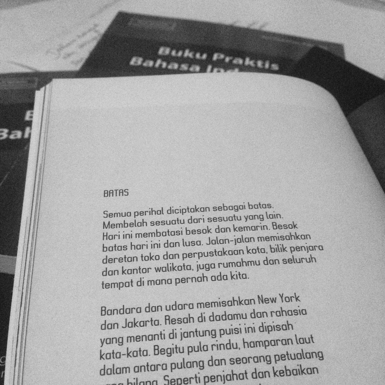 Gratis Unduh Gambar Puisi Adalah Mesin Waktu Terbaru by www.cikimm.com