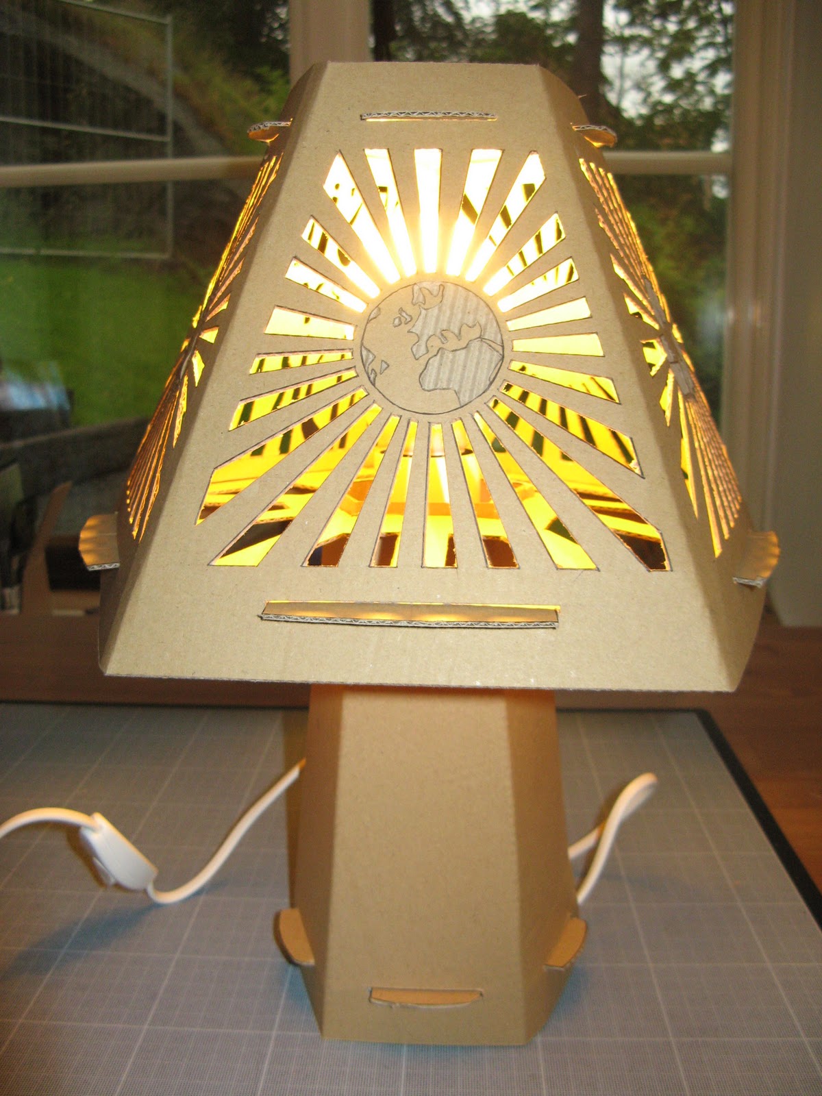 Fadric Recycling Design: Cardboard Lamp