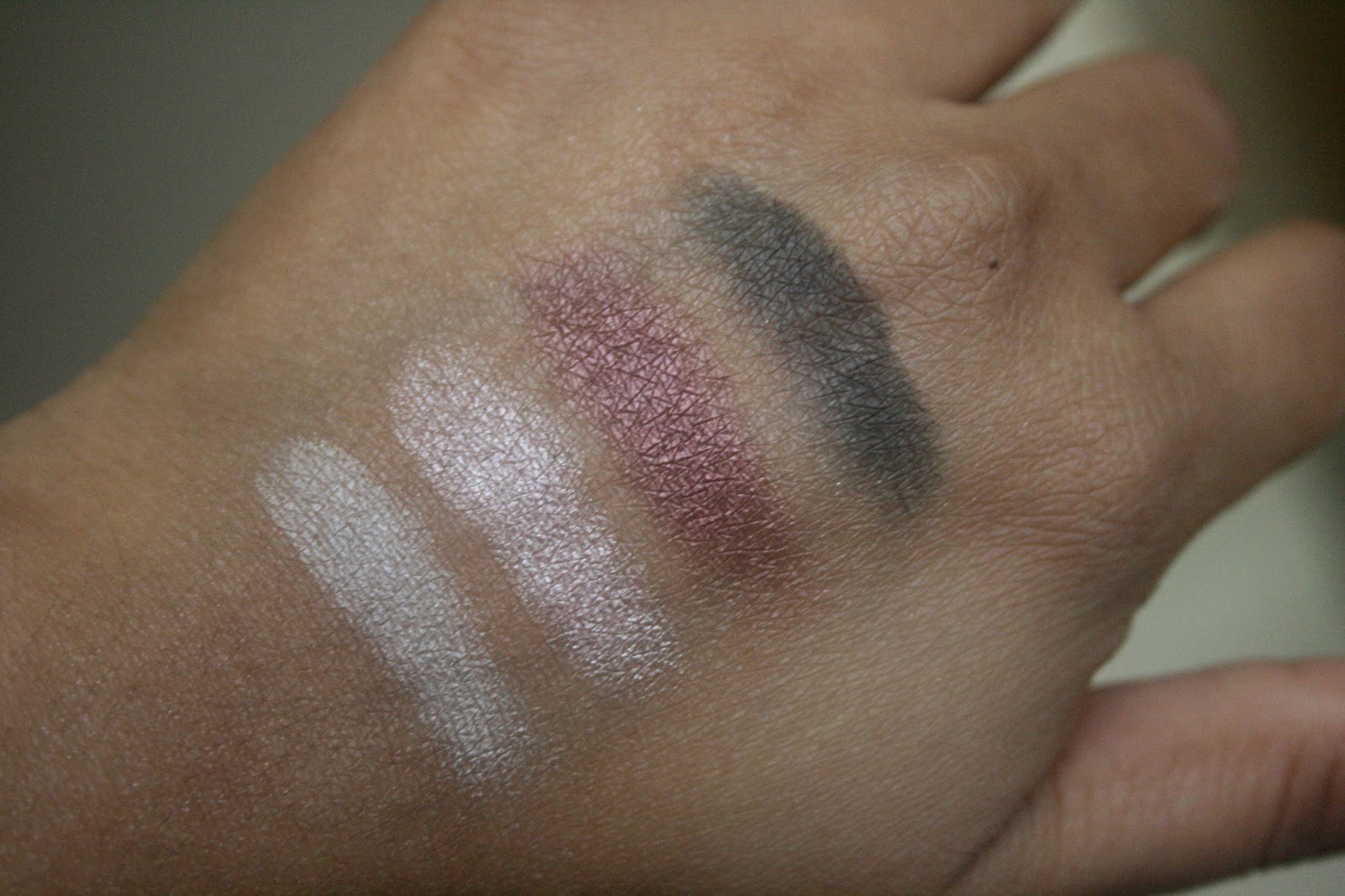 LORAC The Royal Eyeshadow Collection Holiday 2014 Queen Palette Swatch