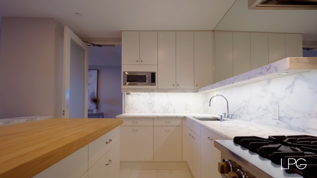 26 Interior Design Photos vs. 25 Columbus Cir #75CE, New York, NY Luxury Penthouse Tour