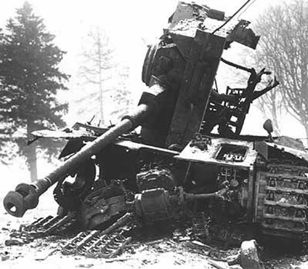 pz12-7-Panzer4H-KO-Ardennes.jpg